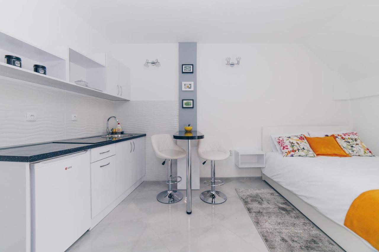 Duga Apartmani Kragujevac Esterno foto