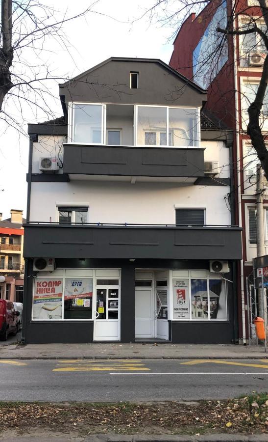 Duga Apartmani Kragujevac Esterno foto