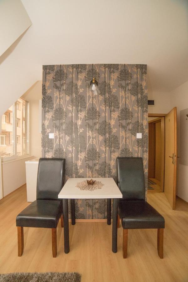 Duga Apartmani Kragujevac Esterno foto