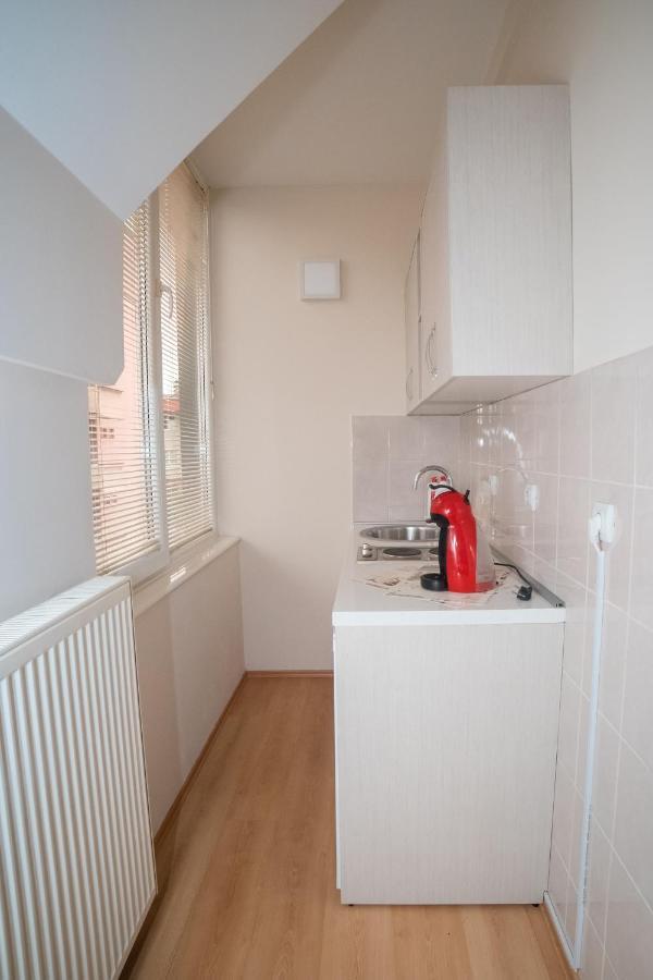 Duga Apartmani Kragujevac Esterno foto