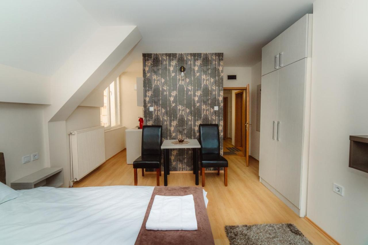 Duga Apartmani Kragujevac Esterno foto