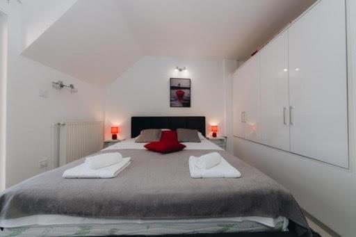 Duga Apartmani Kragujevac Esterno foto